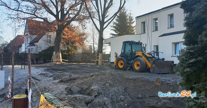 BĘDĄ DRZEWA I PARKING