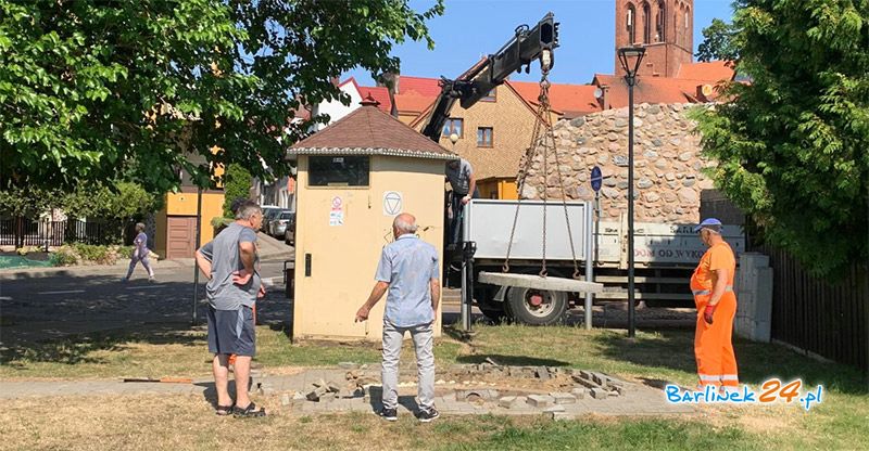 NA PROMENADZIE PÓKI CO ZASADZĄ KWIATKI