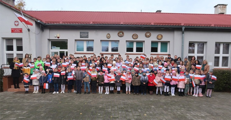 NARODOWE ŚWIĘTO NIEPODLEGŁOŚCI W SP MOSTKOWO